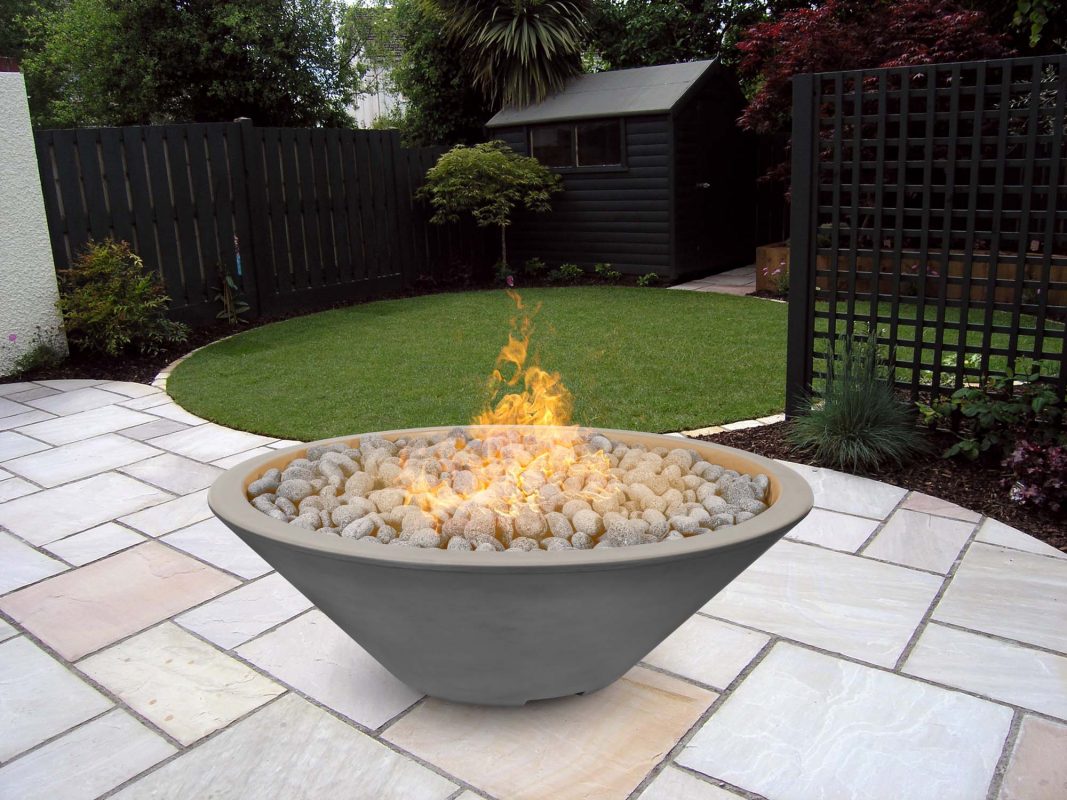 The Outdoor Plus Cazo Fire Pit – Narrow Ledge