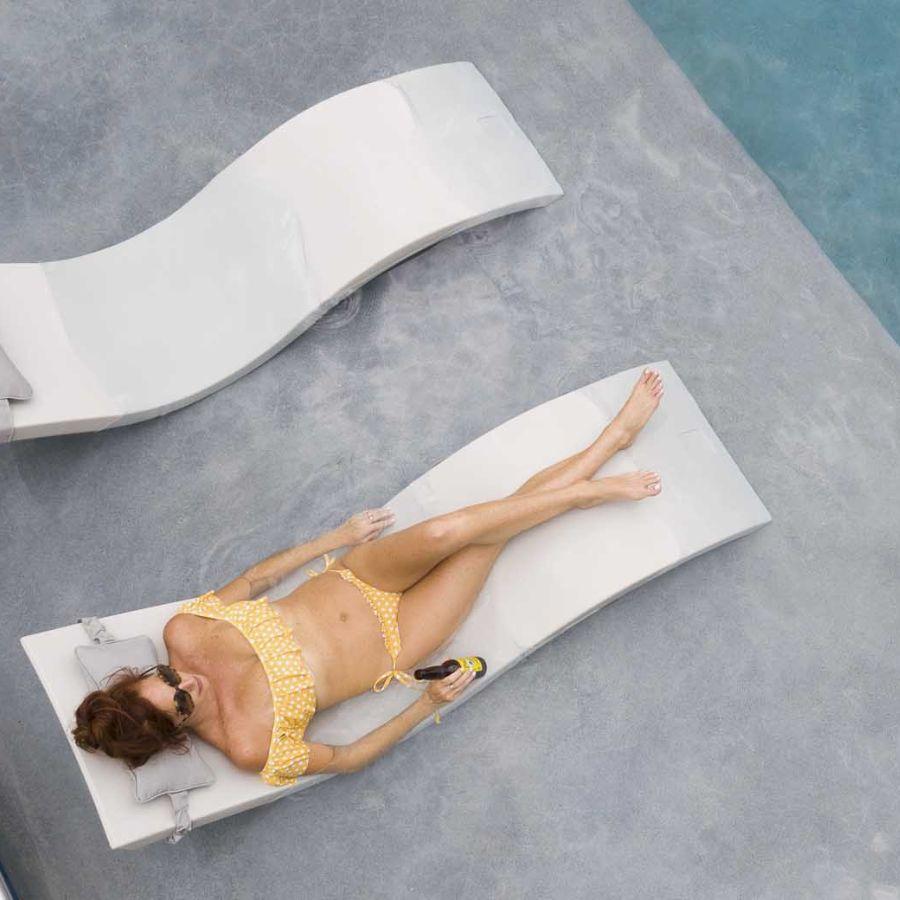 Ledge Lounger Signature Chaise Lounger (Shallow Water: 0-9”) White - elitewellnesshq pool and Spa Accessories FUR-LLSGCGG